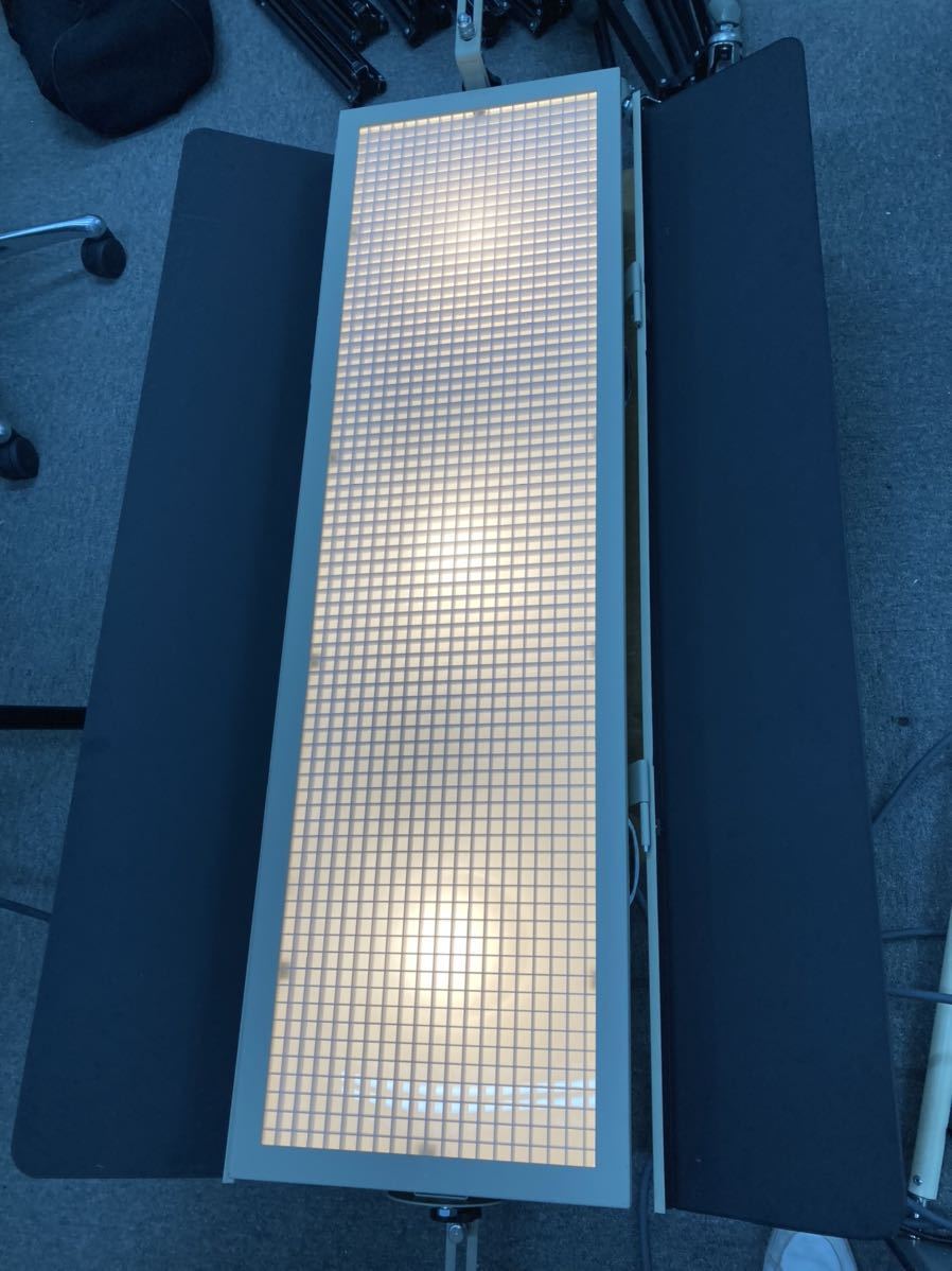 【決算セール】 【愛知県】堀》②コメット ストロボ スカイライト? スタジオ 照明 撮影機材 プロ用カメラ 業務用 COMET コメットストロボ拍卖