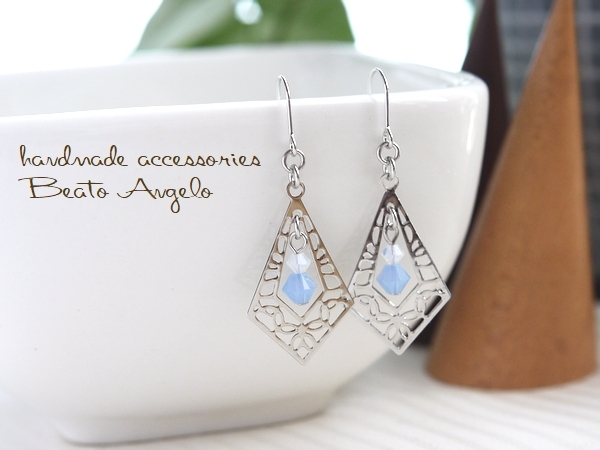 ◇◆+angelo+スワロフスキーとKi透かしのピアス(p-039)エアーブルーオパール S ライトブルー拍卖