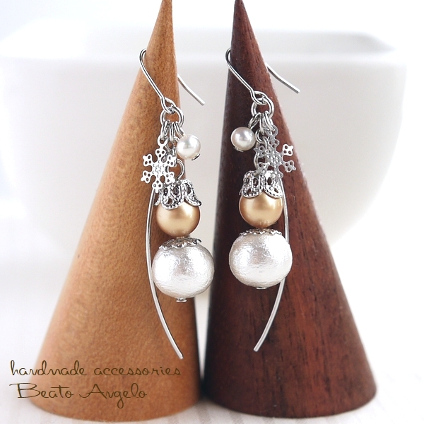 ◇◇+angelo+コットンパールとスワロフスキー パールの雪だるまピアス(p-439)S ホワイト 冬ピアス 雪の結晶拍卖