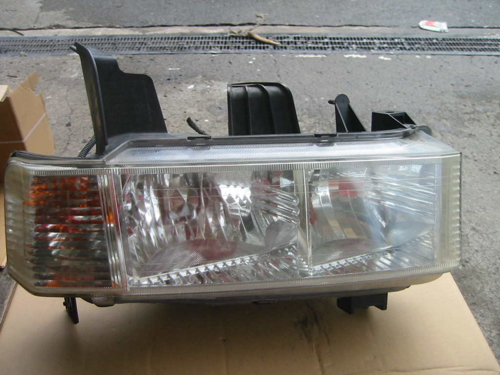 GK2 ホンダモビリオスパイク 左ヘッドライト拍卖