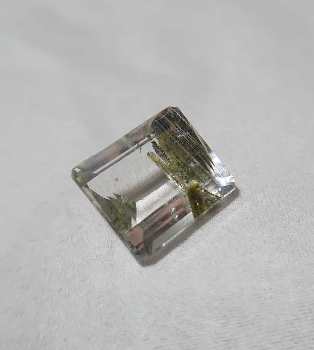 ブラジル産 インクルージョンクォーツ 裸石、ルース 約8・85ct/草入り水晶拍卖