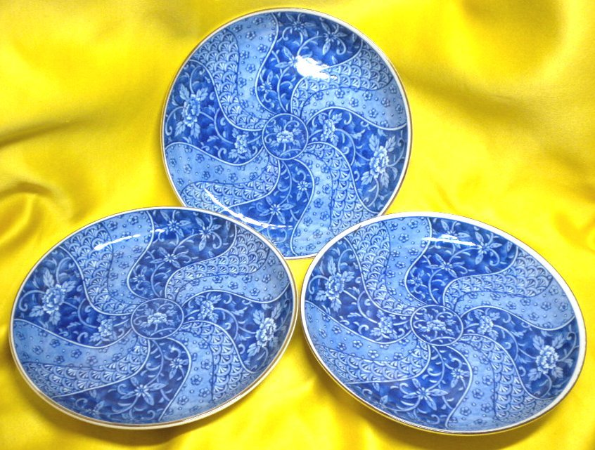 売切 西洞窯 捻祥瑞 染付 3枚組 纏購入特典有 未使用保管品 箱無し、訳有り、寸法:φ171×H30mm、磁器拍卖