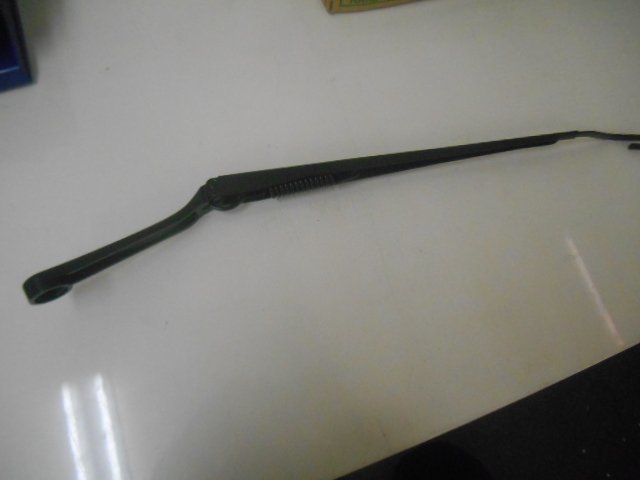 新品★日産ニッサン純正 車種不明 ワイパーアーム★28881-VE000★即納拍卖