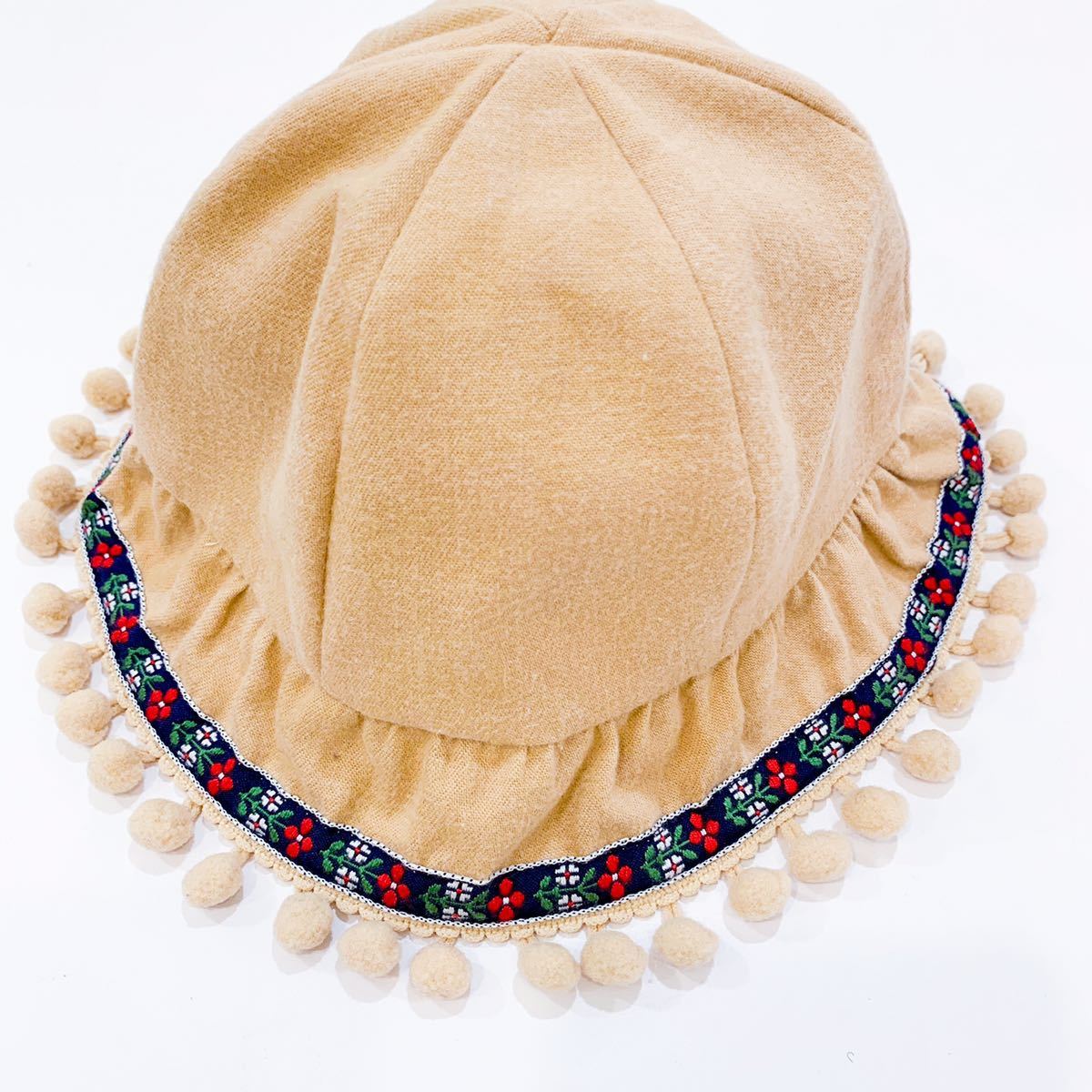 【新品未使用】Boribon ouef ボリボンウーフ 帽子 48cm ベージュ ポンポン チロリアンテープ 花 ドット 1歳前後 ベビー キッズ ハット拍卖