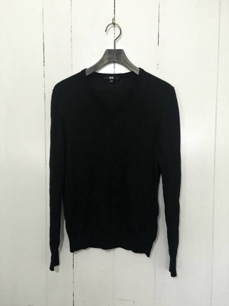 ☆UNIQLO L Pure New Wool Vネック ニットセーター 黒 ブラック 薄手 ユニクロ拍卖
