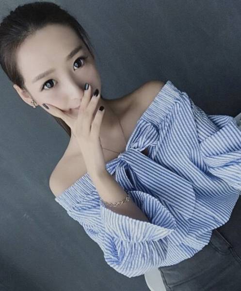 L102 ★送料無料★インスタで大人気 ストライプ オフショルダー リボン(青)拍卖