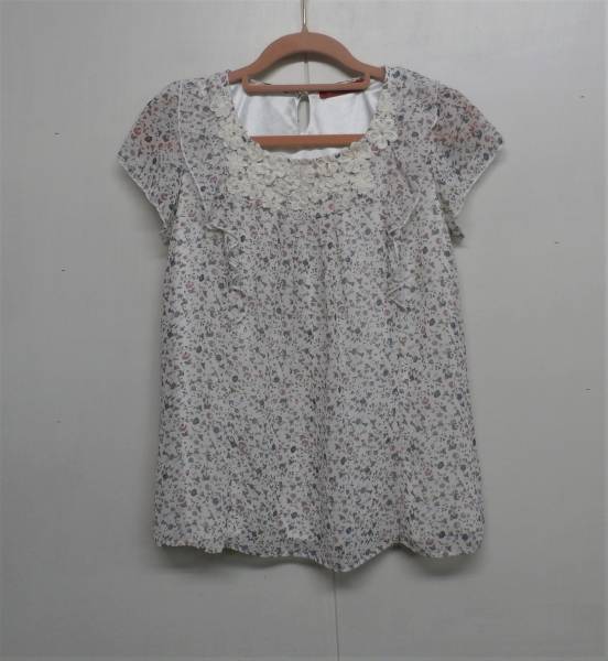 13756 ◆ Apuweiser-riche 可愛い花柄 裏地付き トップス サイズ2拍卖