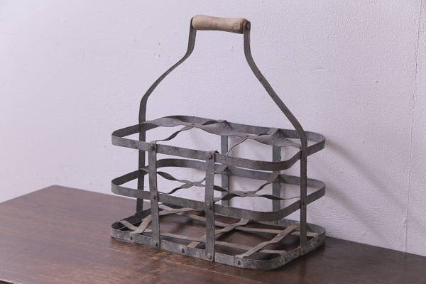 R-030531 イギリスビンテージ 錆びた風合いがお洒落なアイアン製ボトルラック(ボトルケース)(2)拍卖