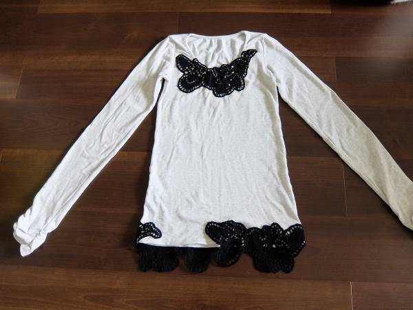 薄いグレー色レースTシャツSサイズ拍卖