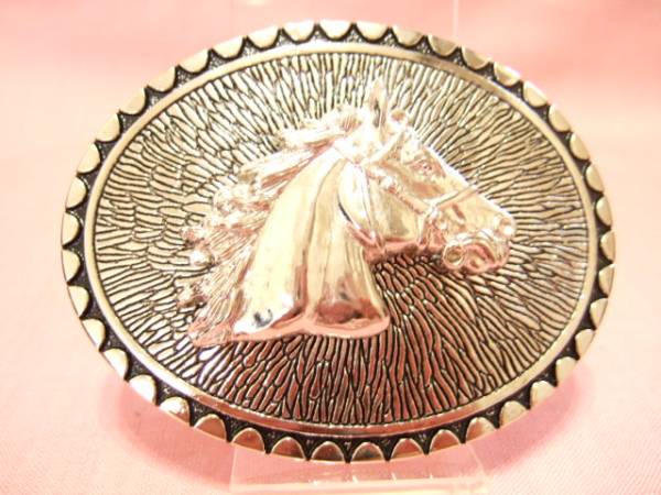 s横浜最新 ホース♪馬シルバーカラーバックル 中型 送料300円ξBckξξ32s拍卖