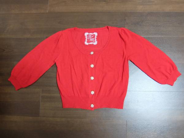 イング INGNI 赤色ラインスートンボタンニットカーデ拍卖