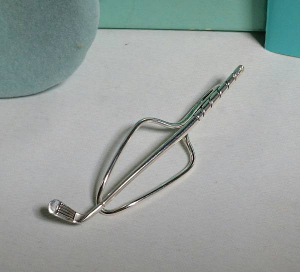 正規良 TIFFANY&COティファニー ゴルフクラブモチーフネクタイピン シルバー925 スポーツアイテムデザインタイピン タイバー T&CO 付属品有拍卖