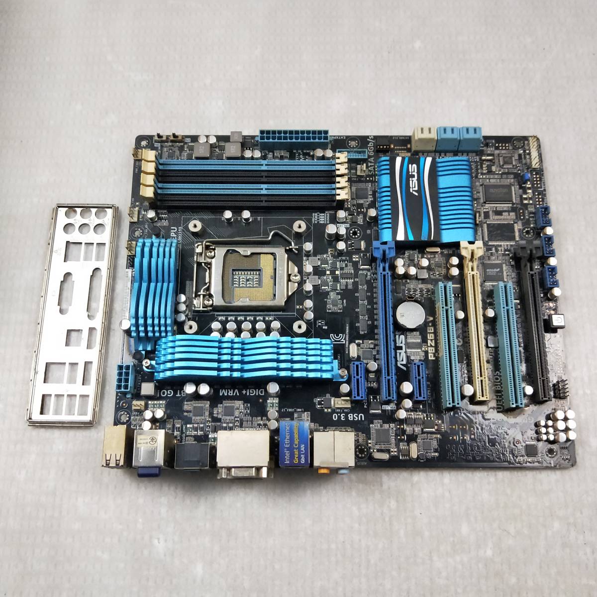 【中古パーツ】BIOS確認のみ、ASUS P8Z68-V マザーボード LGA1150 ■MB1258拍卖