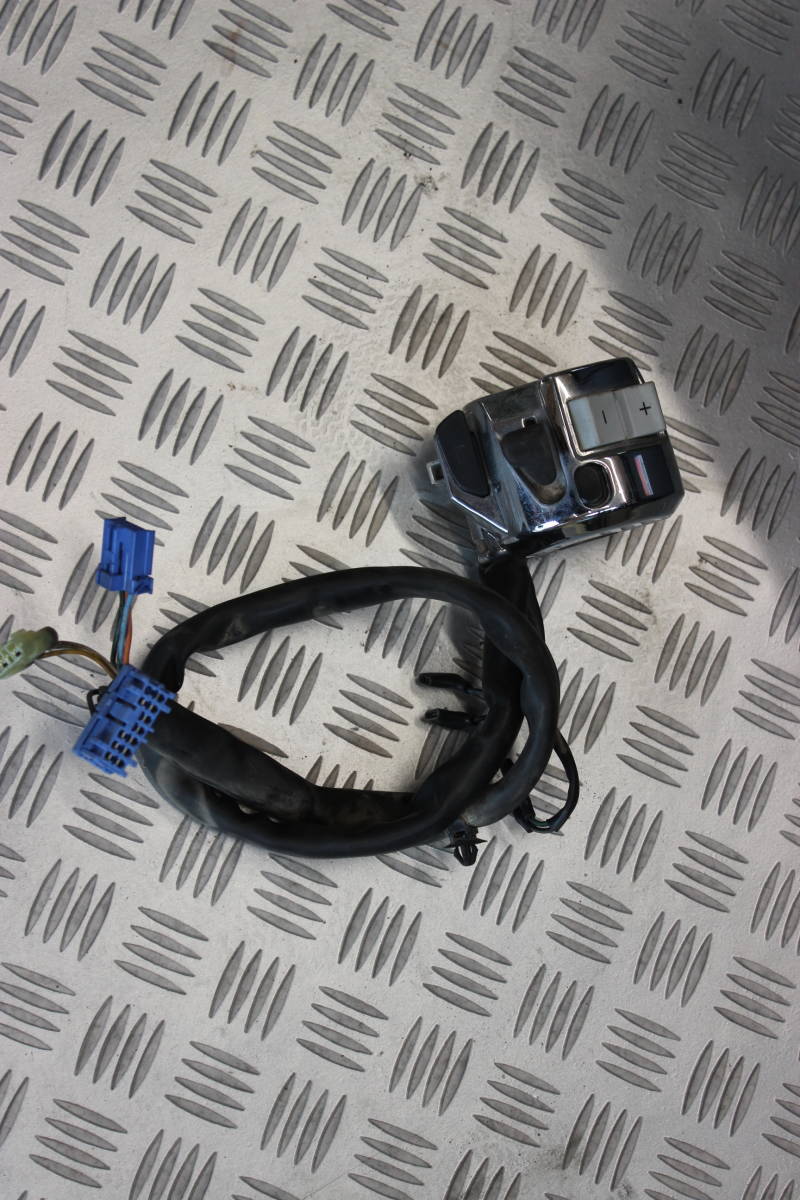 S MF08 フォルツァZ 後期 MF08-131・・・ メッキ左スイッチボックス拍卖