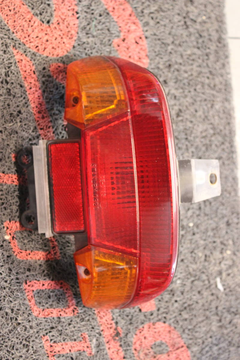 U スーパーDIO ディオ(AF27)純正テールランプ拍卖