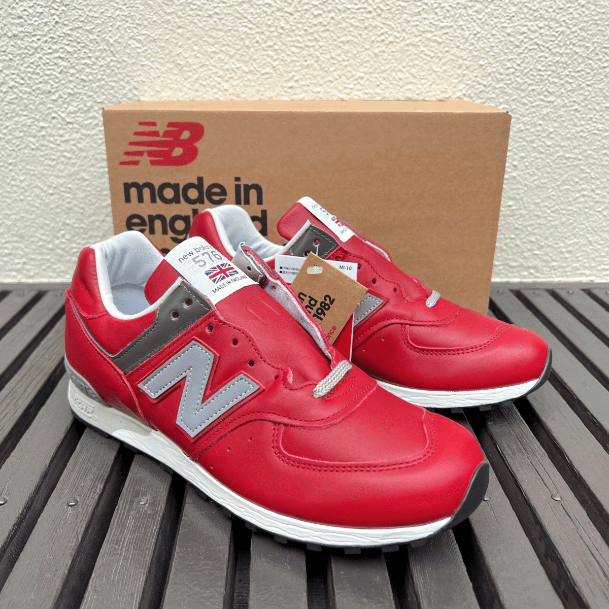 国内正規品 UK製 New Balance M576RED レッド×グレー US9.5D 27.5cm 限定 イギリス英国製 NB スニーカー Made In England 赤 オールレザー拍卖