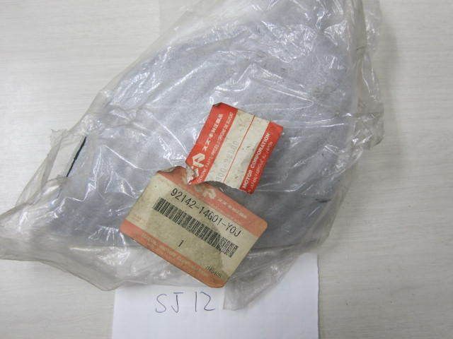 スカイウェイブ400 Fパネルボックス 92142-14G01-Y0J スズキ 純正品 GENUINE拍卖