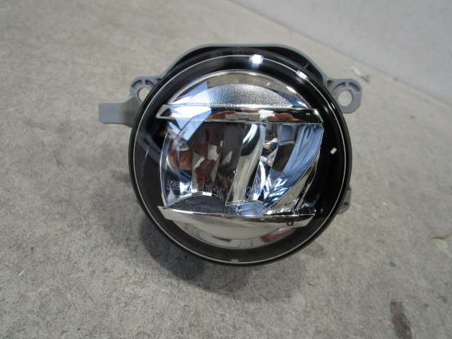 良品 ダイハツ ウェイク LA700S/LA710S 純正 LED 右 フォグランプ拍卖