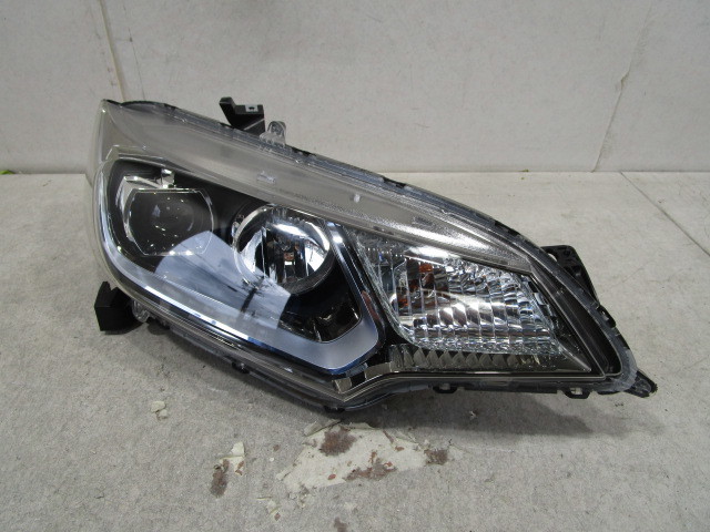 ホンダ フィット HV GP5 前期 純正 LED 右ヘッドライト拍卖