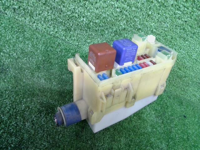 MR-S TA-ZZW30 ヒューズボックス 3P0 H16年 82610-17010 1ZZ-FE拍卖