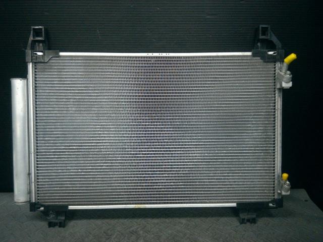 ヴィッツ KSP130 コンデンサー 88460-52130拍卖