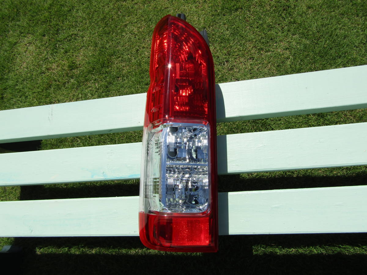 200 ハイエース 後期 左 テールランプ テール テールライト KOITO26-140 200系 ■■ 1081901拍卖