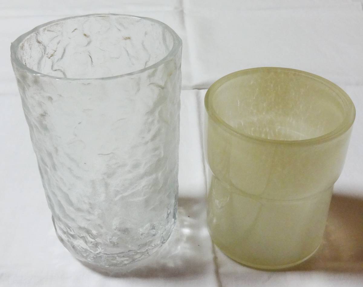 厚手ガラス製花瓶(フラワーベース)2個(少し曇りガラス、ベージュガラス)拍卖
