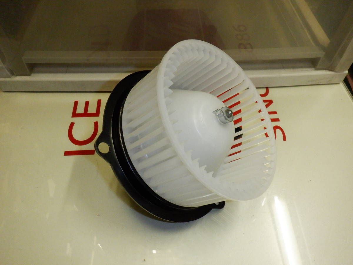 コマツ タイヤショベル ブロワーモーター ヒーターモーター ブロアモーター WA100 WA150 WA200 WA270 WA320 WA380 WA470 WA480 除雪車拍卖