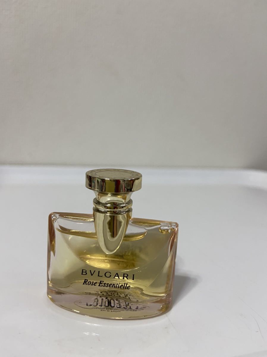 ブルガリ ローズエッセンシャル 5ml BVLGARI ミニ香水 ボトルタイプ 満タンに近いお品物 定形外発送140円 ゆうパック ②拍卖