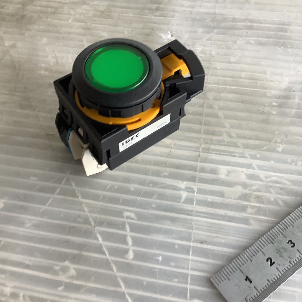 IDEC 和泉電気 CW 1 LーM 1E 10 Q 4G L ED電球付き 押しボタンスイッチ 22パイ拍卖