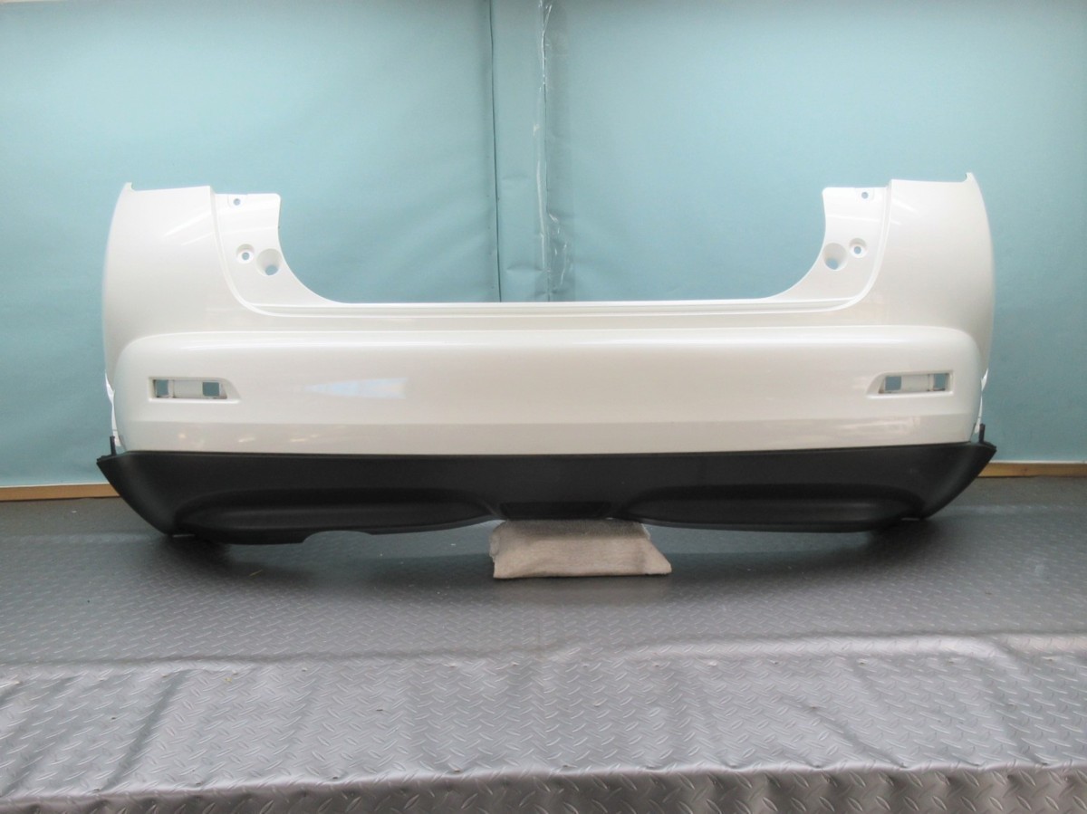 ◆ F15 ジューク JUKE 前期 純正 リアバンパー 85022-1KA4H ホワイトパール拍卖