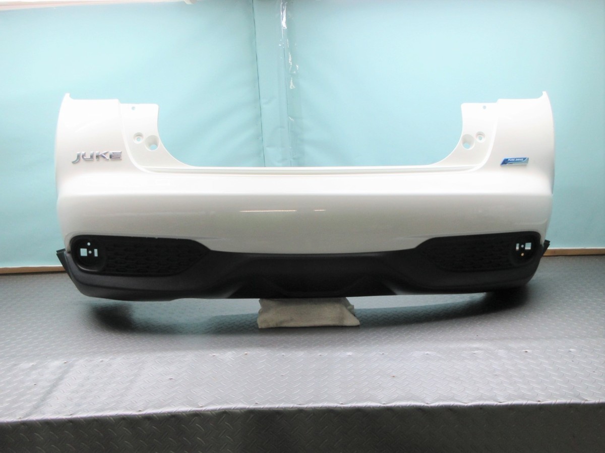 ◆ F15 ジューク JUKE 後期 純正 リアバンパー 85022-3YM0H ブリリアントホワイトパール拍卖