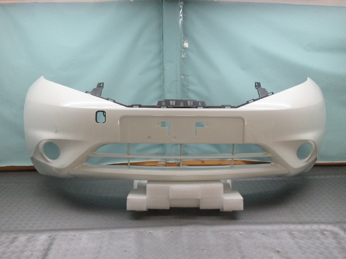 ◆ E12 ノート NOTE 前期 純正 フロントバンパー 62022-3VA0H ブリリアントホワイトパール拍卖