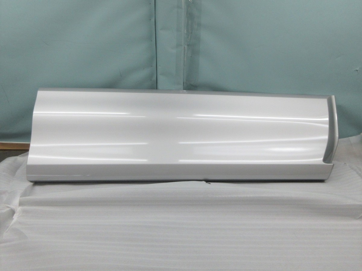 ◆ C26 セレナ ハイウェイスター SERENA Highway Star 前期 純正 右フロントドアパネル 76854-1VF0A ブリリアントシルバー 未使用品拍卖