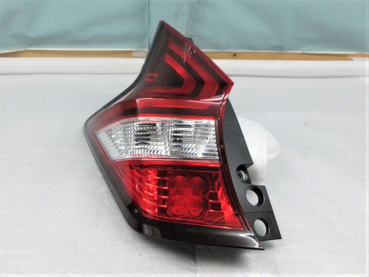 ◆ E12 ノート NOTE 後期 純正 左テールレンズ 26555-5WK0B D202拍卖