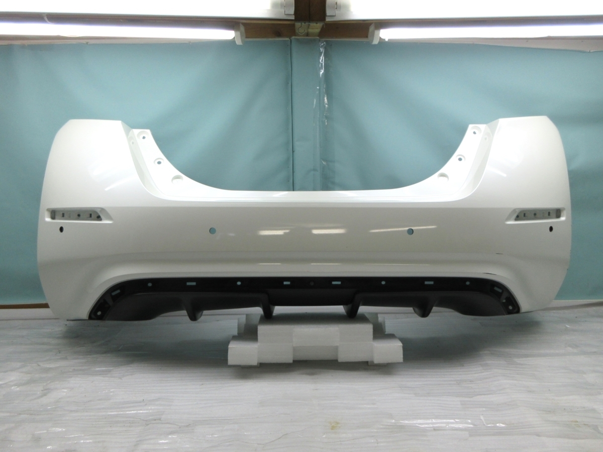 ◆ ZE1 リーフ LEAF 純正 リアバンパー 85022-5SK0H ブリリアントホワイトパール拍卖