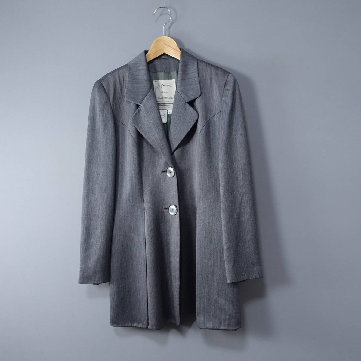 ☆美品☆TOMASO STEFANELLI/トマソ ステファネリ/42/イタリア製ジャケット/グレー/レディース/トップス/シルバー拍卖