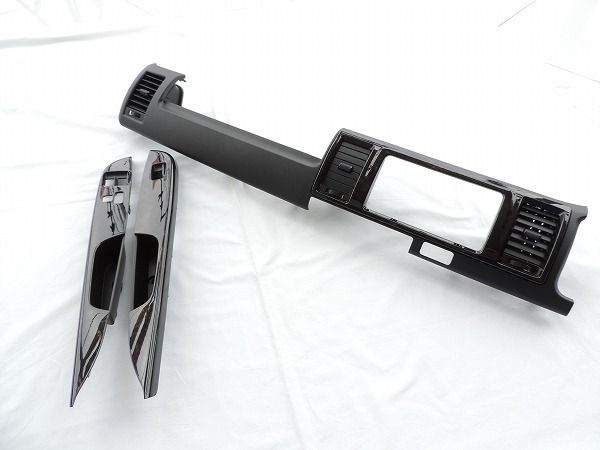 トヨタ純正 200系 標準ボディ ハイエース ダークプライム用 インストルメントパネル&パワーウインド スイッチベース&シフトノブ 4点セット拍卖