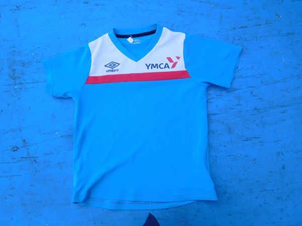 T-shits Tシャツ AZno.148 umbro アンブロ YMCA デサント 150 H145-155 B7-78 W58-66 日本製 水色 上着 古着 used ティーシャツ 拍卖