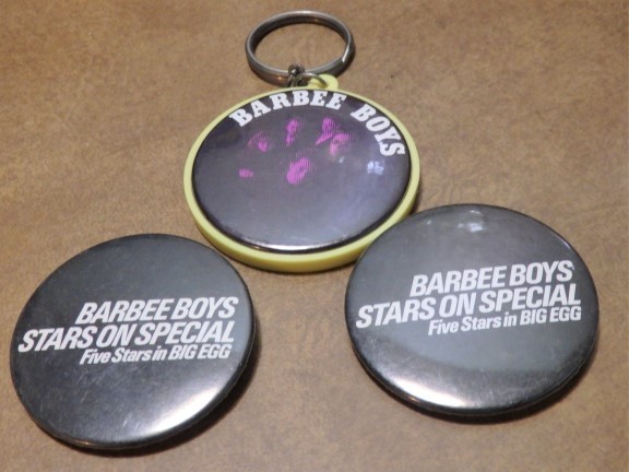 【送料無料】バービーボーイズ BARBEE BOYS キーホルダー/缶バッチ 3点おまとめ 珍品 年代物 1980年代 当時物 希少 拍卖