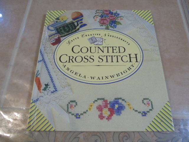 洋書Counted Cross Stitch レトロなクロスステッチ 花 サンプラー アルファベット拍卖