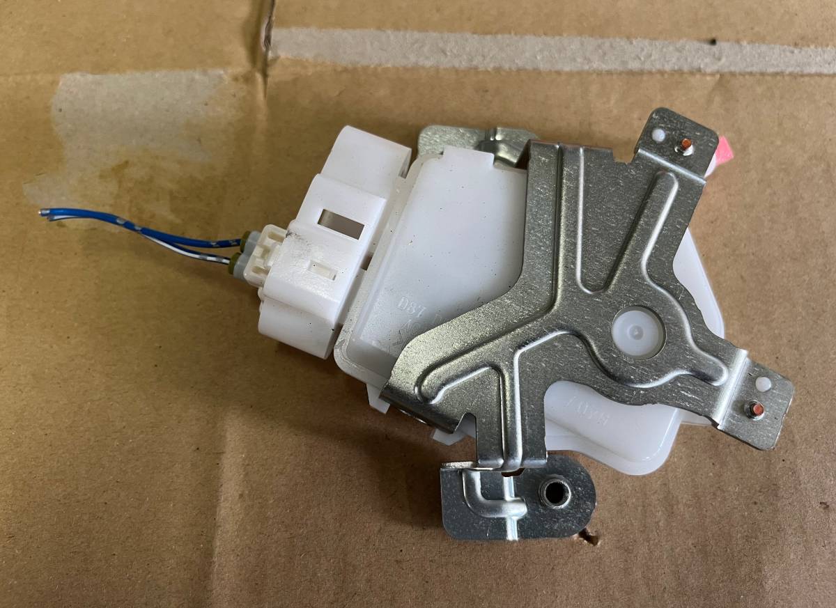 ダイハツ ミラジーノ L650S 純正 ドアロックアクチュエーター バックドア ソレノイド 【DAIHATSU DBA-L650S-GPVF mira GINO拍卖