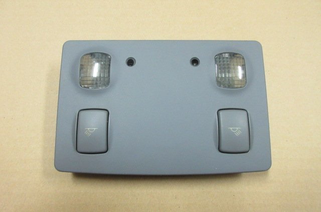 ★2001年 アウディA6 アバント GF-4BAPSF ルームランプ 2 送料込み★拍卖