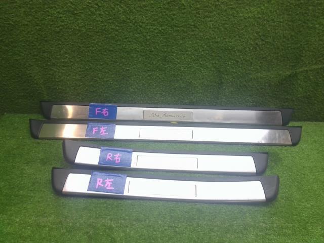 クラウン DBA-GRS183 その他 電装部品 ROYプレミアム50TH 4WD 3GR-FSE 6FT 062 FB12 純正 スカッフプレート プレート拍卖