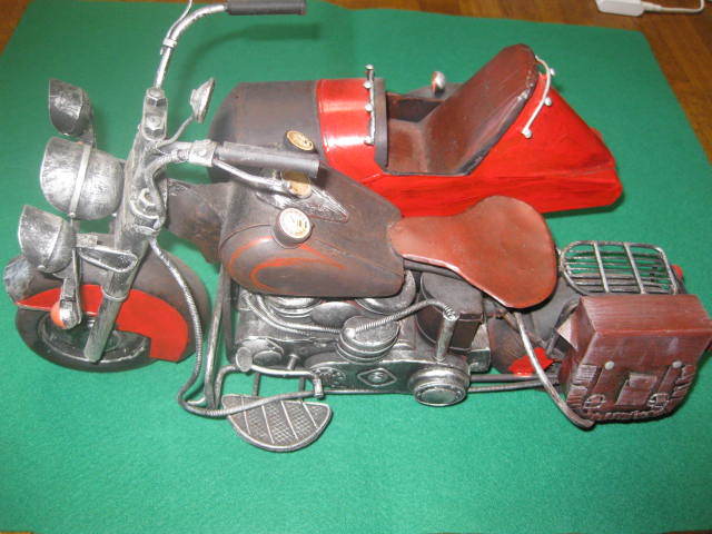 【ハーレーダビッドソン サイドカー付き全長 約40cm アメリカンヴィンテージ★ブリキ製バイクの置物】拍卖