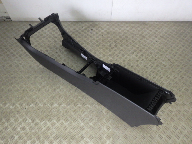 【Y0148】 美品 中古 5BA-177084 ベンツ Aクラス W177 A180 スタイル 2018年12月 センターコンソール A 177 680 24 01 即決拍卖