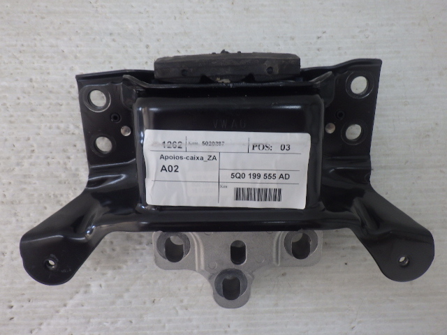 【Y0311】 美品 中古 CDDFY VW ゴルフ8 eTSI Style 2021年6月 ミッションマウント トランスミッションマウント 5Q0 199 555 AD 即決拍卖