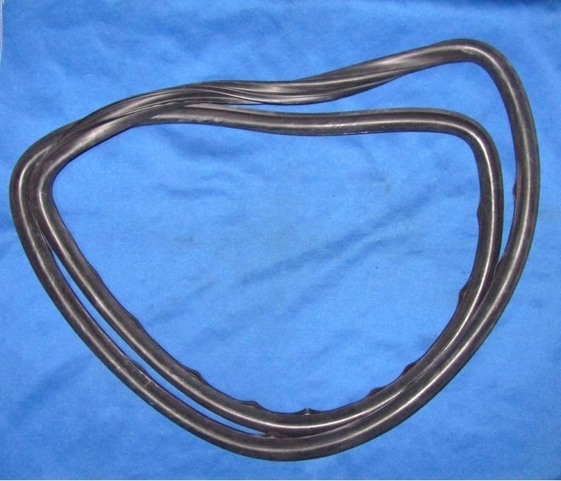 W124 Eクラス ワゴン テールゲートシーリングフレーム 1247400056拍卖