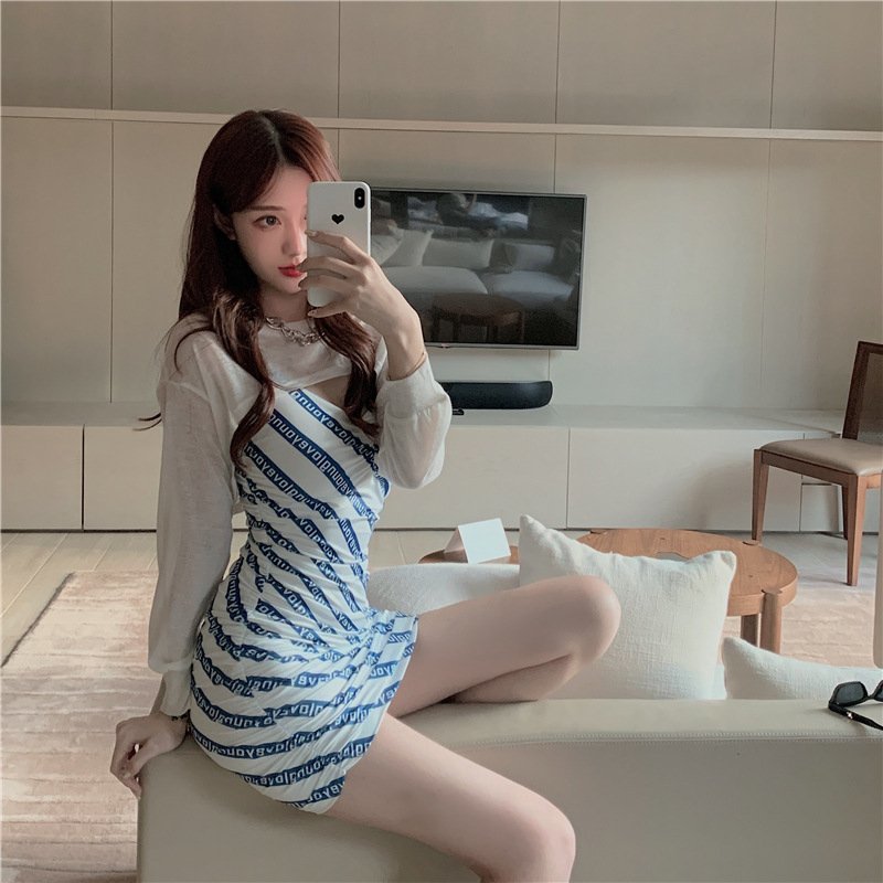 ZJM1405 肩チェーン仕様 ギャザー入 総柄 Vネック タイトワンピースセクシー エロかわ ぴったりボディライン 拍卖