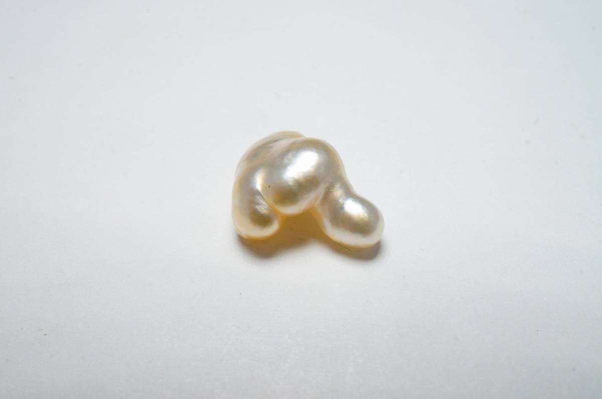 【即決特別価格!早い者勝ち!】ユニーク形状1点もの天然南洋真珠パールテリ良し!【約2.8ct 】 極上品拍卖